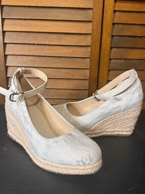 Women’s Lace Espadrille Wedge Ankle-Strap Pumps in White